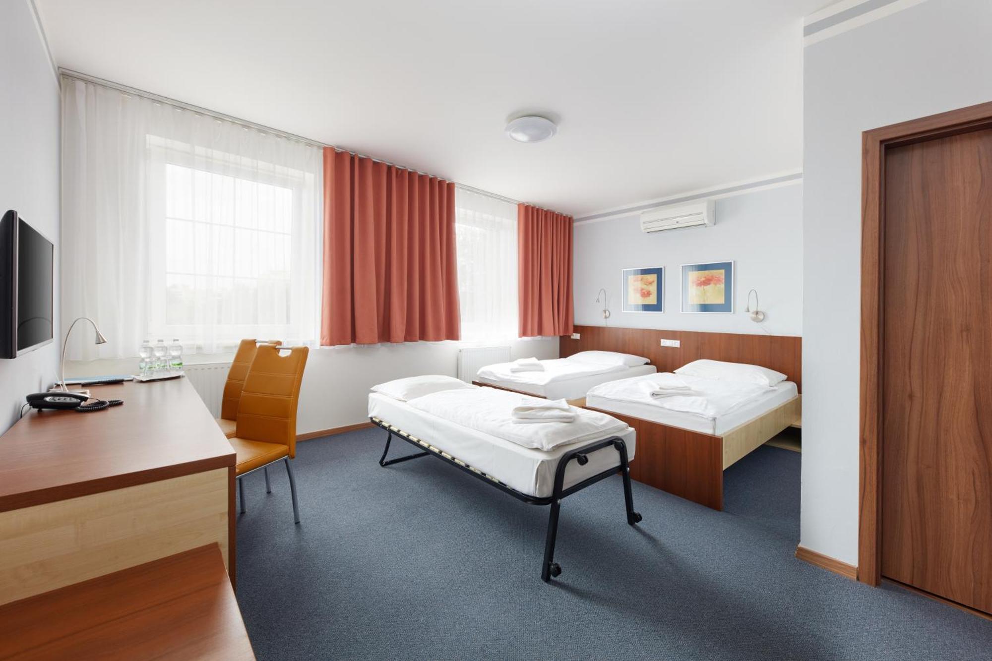 Hotel Nikolas Ostrava Exterior photo