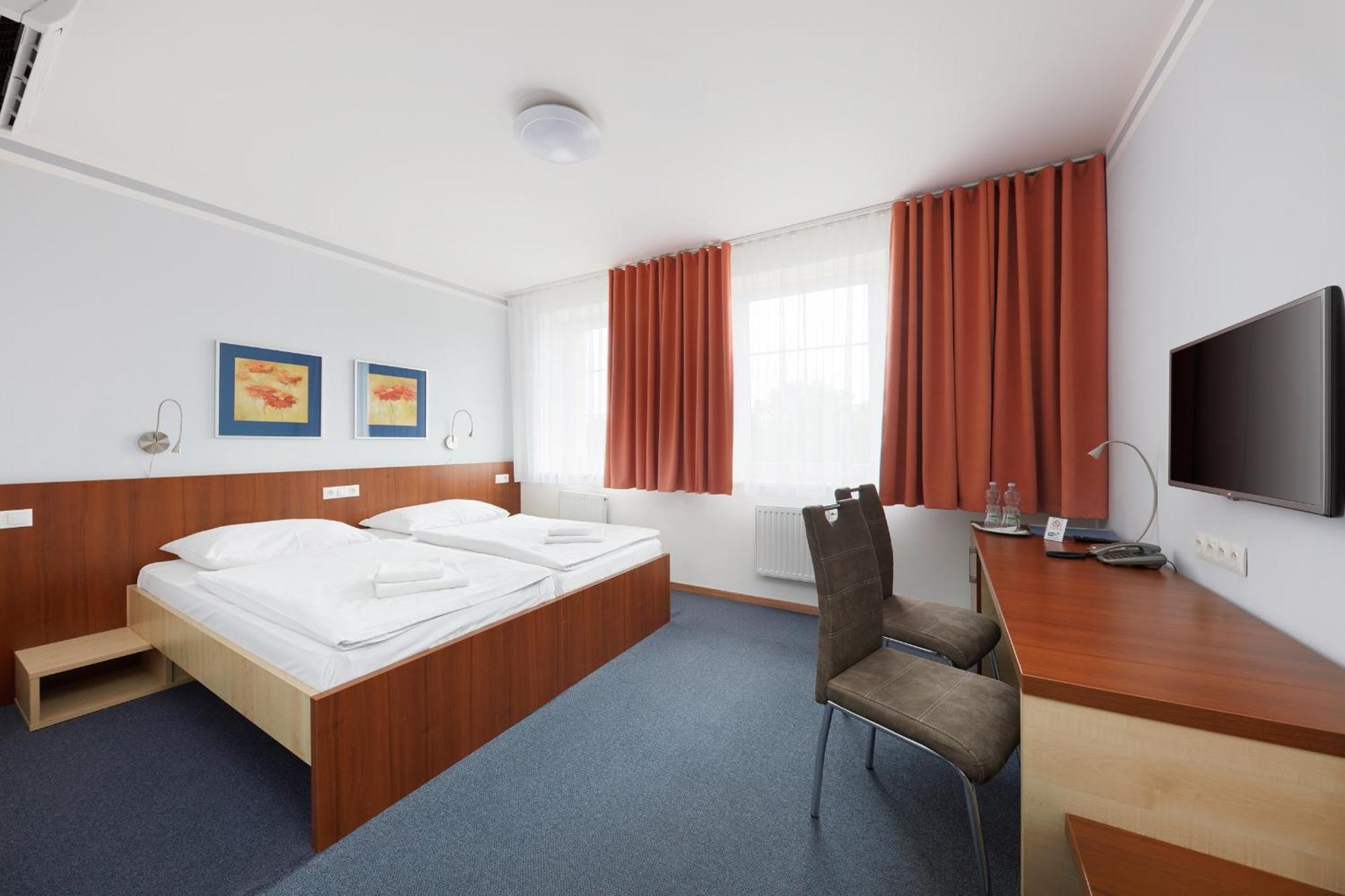 Hotel Nikolas Ostrava Exterior photo
