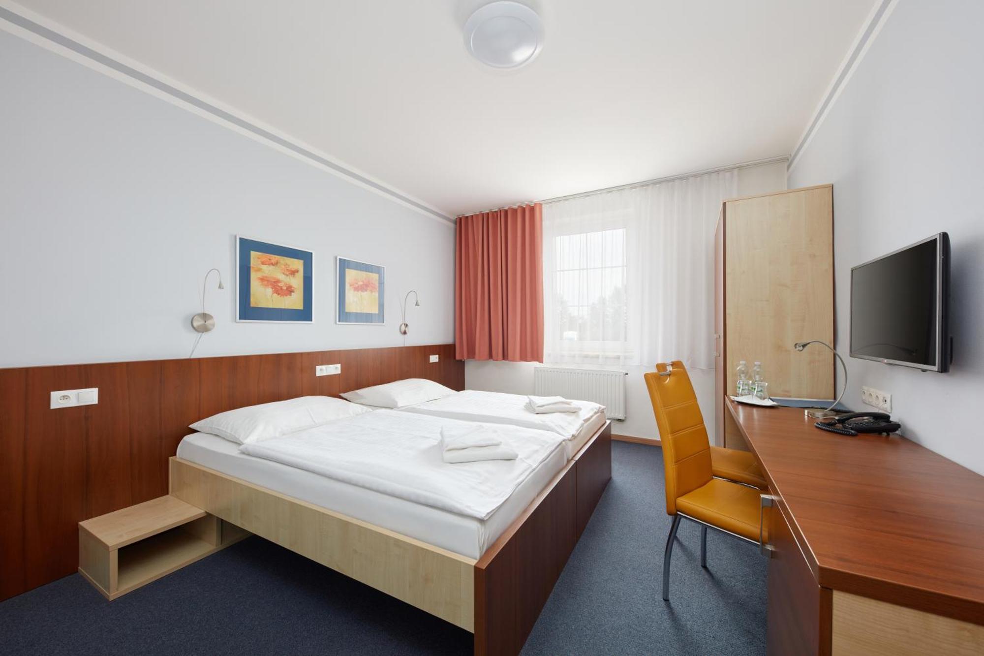 Hotel Nikolas Ostrava Room photo